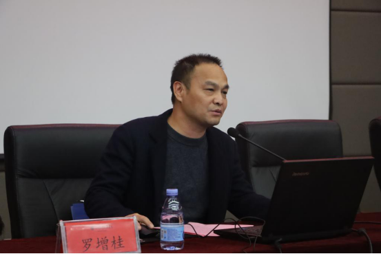 开幕式后,福建技师学院书记罗增桂,中国人力资源和社会保障部职业能力